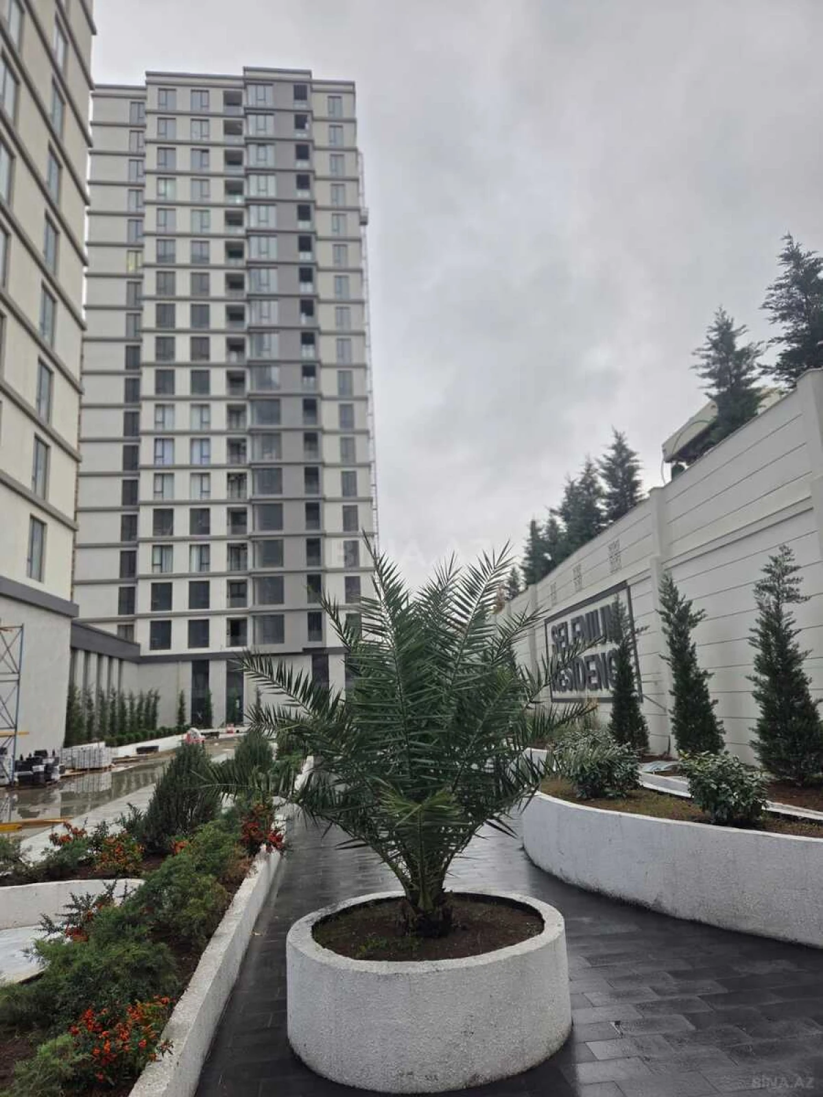 Satılır 3 otaqlı mənzil 133 m²