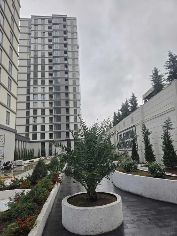 Satılır 3 otaqlı mənzil 133 m²