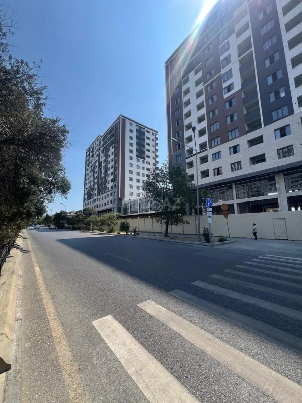 Satılır 3 otaqlı mənzil 139 m²