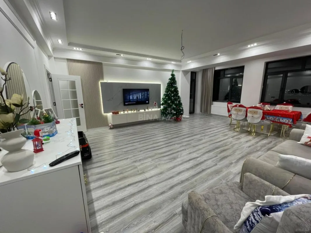 Satılır 3 otaqlı mənzil 154 m²