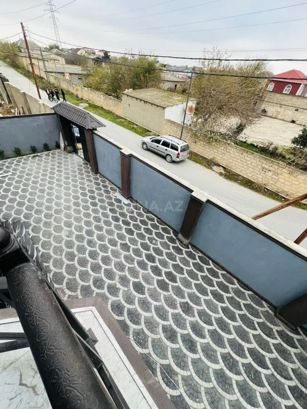 Satılır 5 otaqlı həyət evi 180 m²
