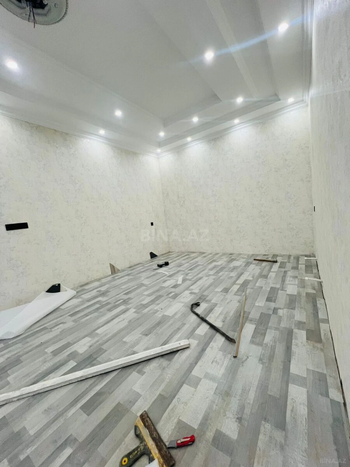 Satılır 5 otaqlı həyət evi 180 m²