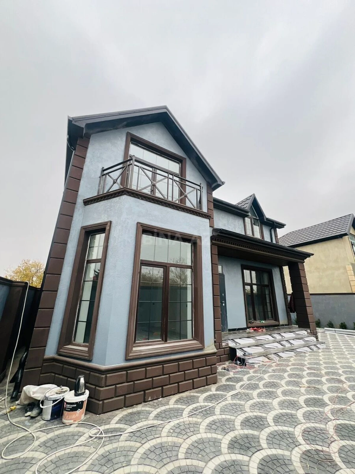 Satılır 5 otaqlı həyət evi 180 m²