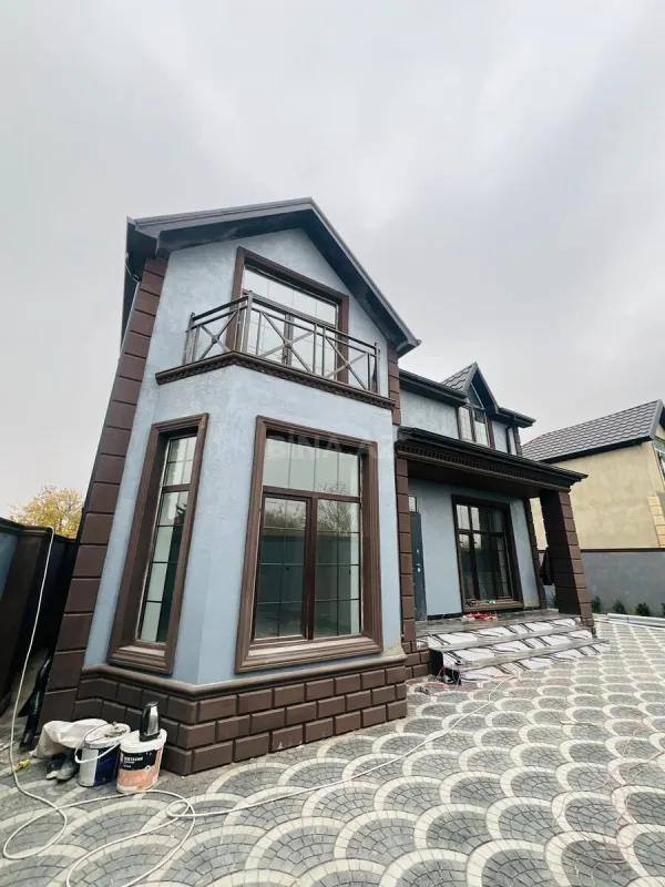 Satılır 5 otaqlı həyət evi 180 m²