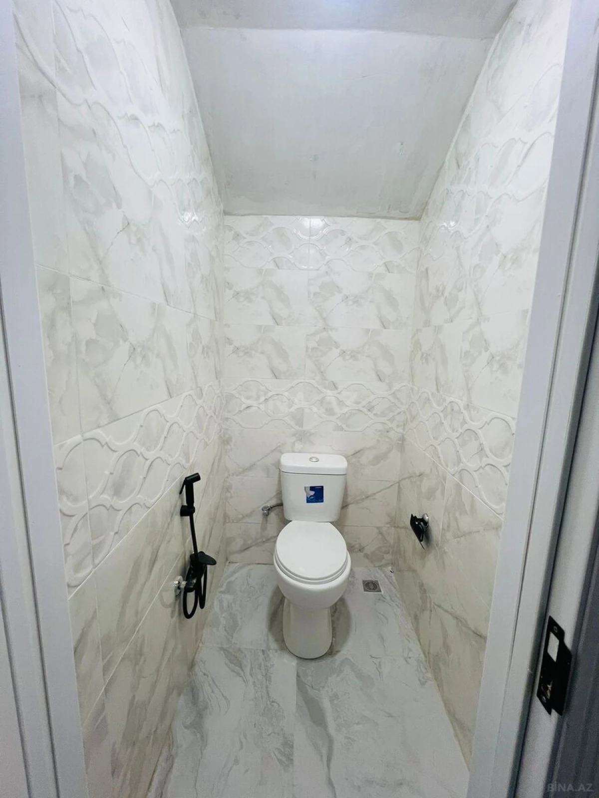 Satılır 5 otaqlı həyət evi 180 m²