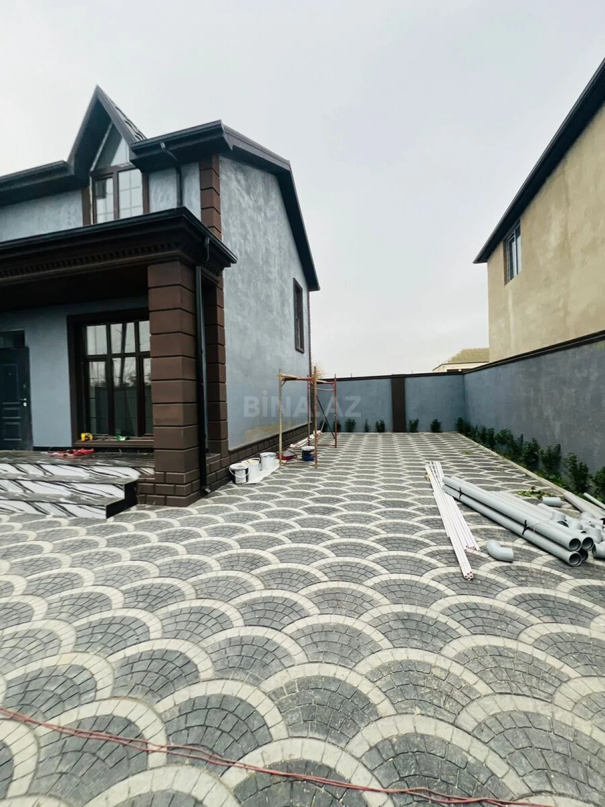 Satılır 5 otaqlı həyət evi 180 m²