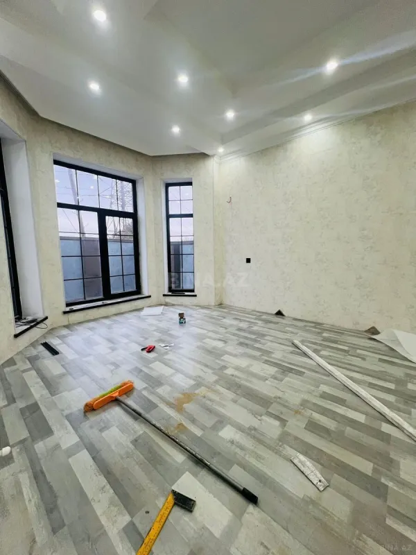 Satılır 5 otaqlı həyət evi 180 m²