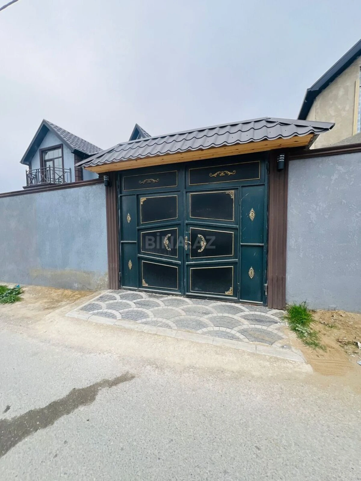 Satılır 5 otaqlı həyət evi 180 m²