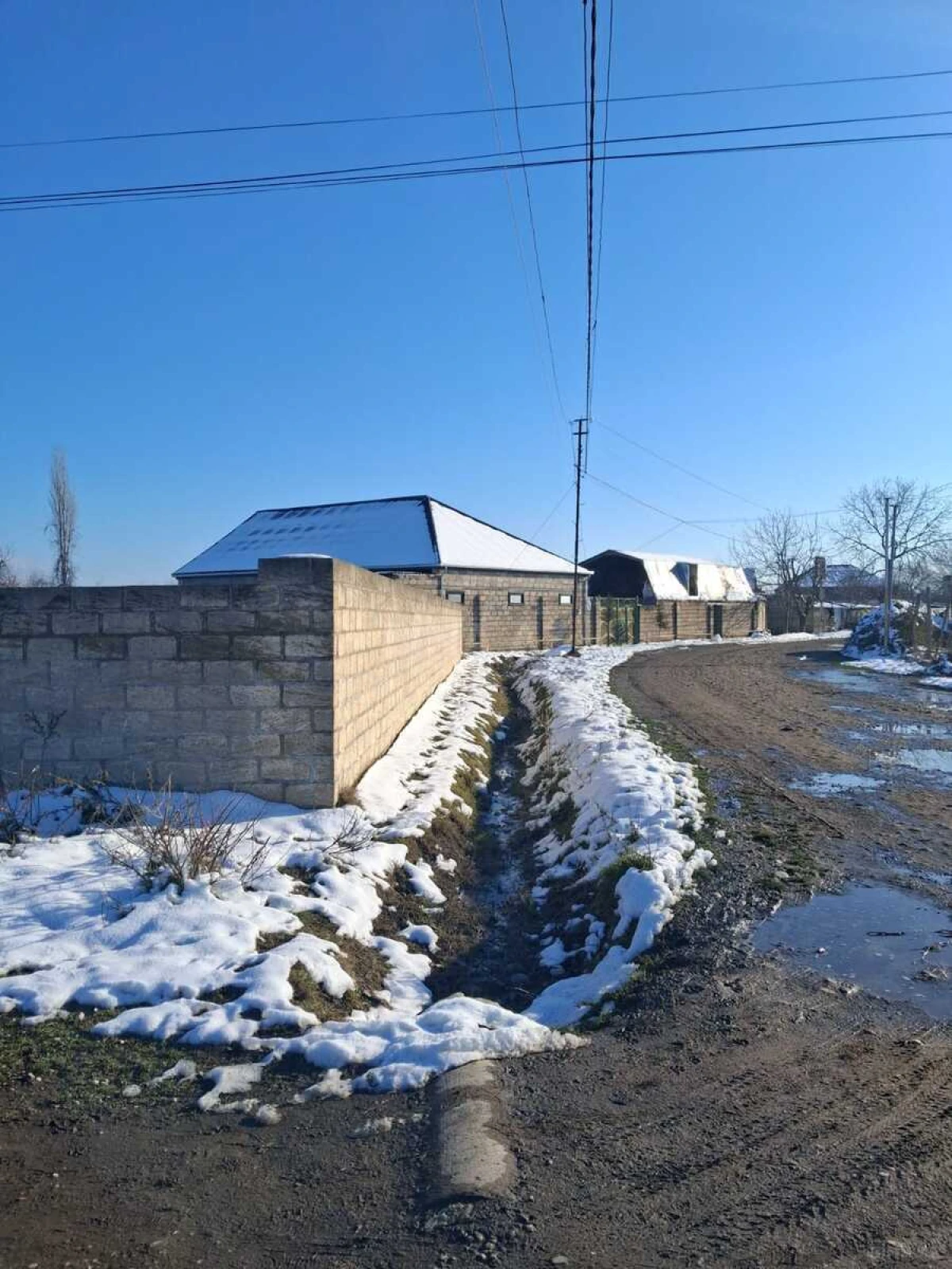 Satılır 5 otaqlı həyət evi 160 m²