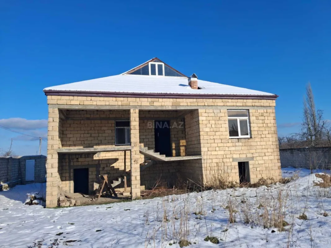 Satılır 5 otaqlı həyət evi 160 m²