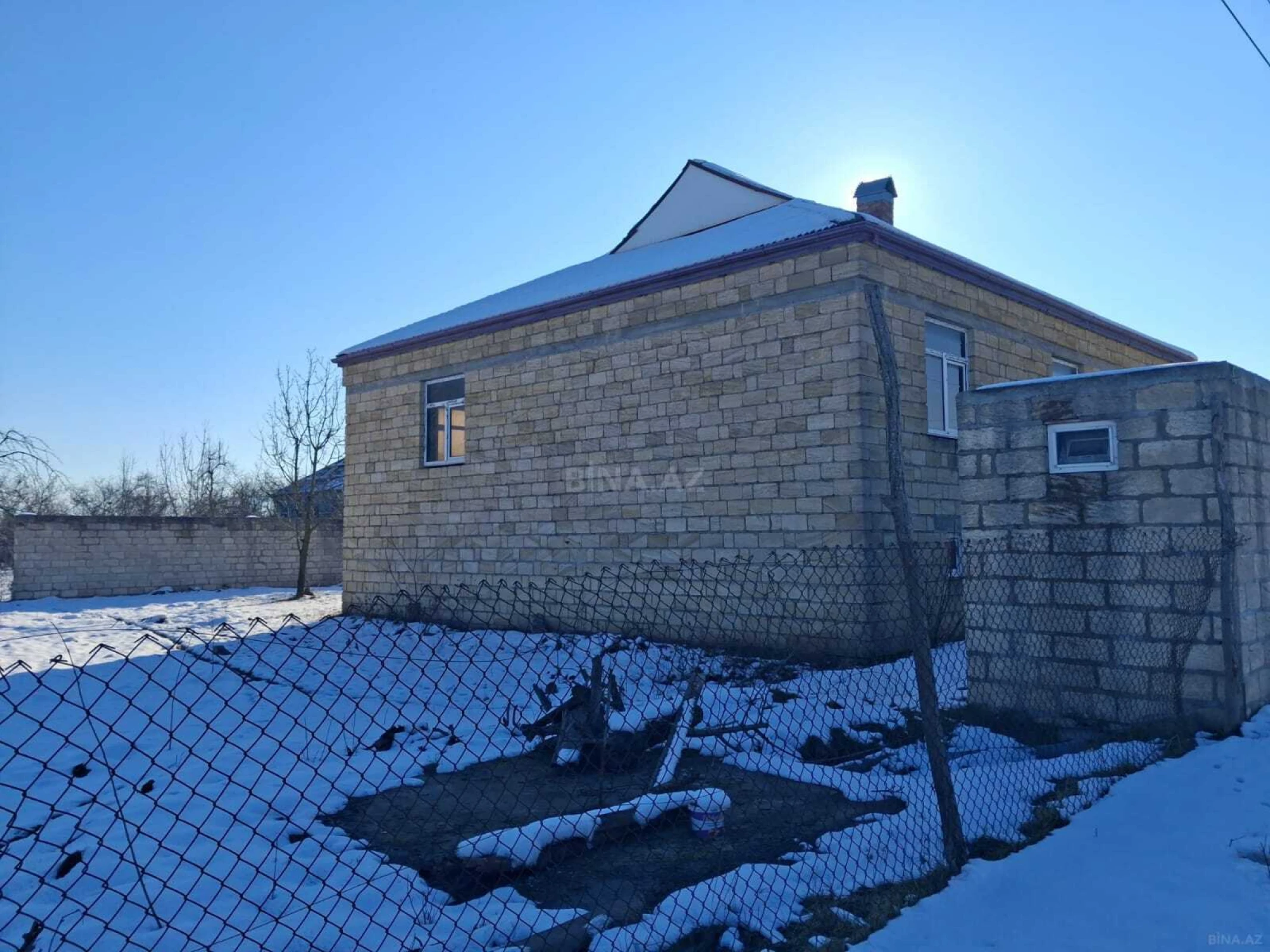 Satılır 5 otaqlı həyət evi 160 m²