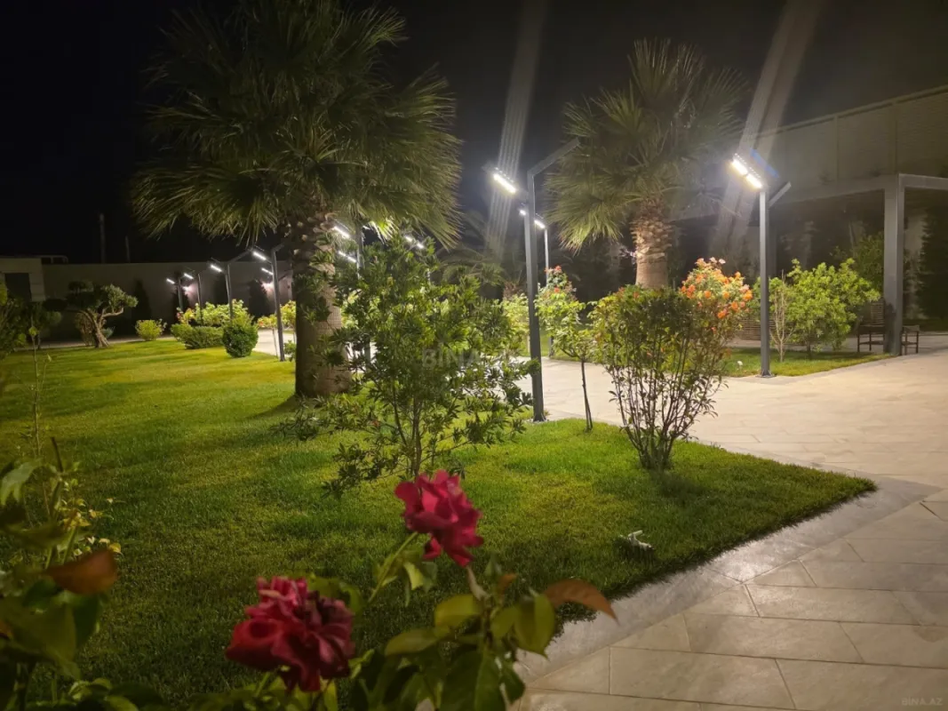 Satılır 8 otaqlı həyət evi 650 m²