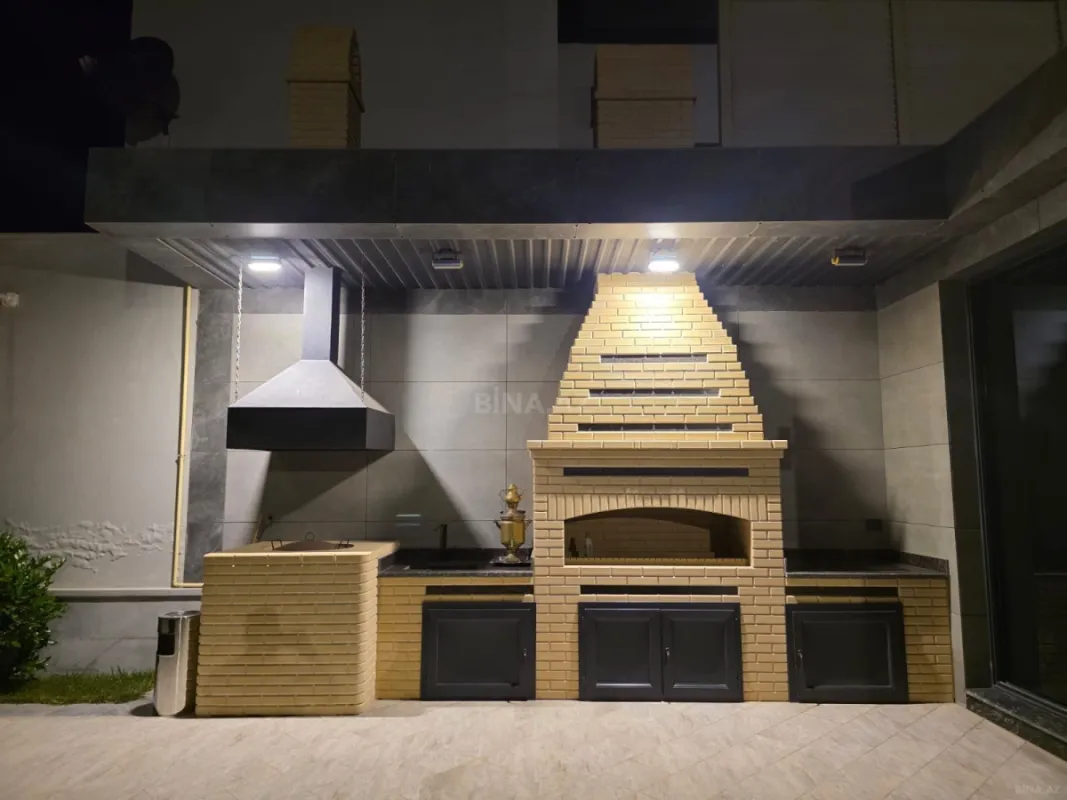 Satılır 8 otaqlı həyət evi 650 m²