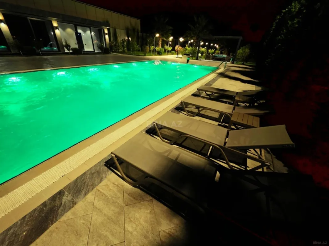 Satılır 8 otaqlı həyət evi 650 m²