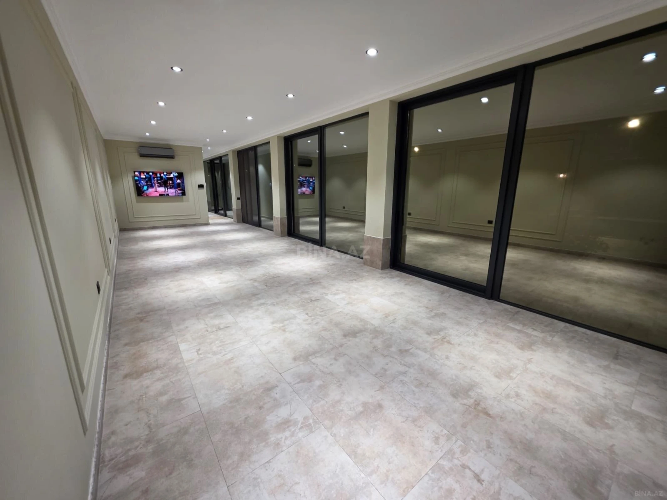 Satılır 8 otaqlı həyət evi 650 m²