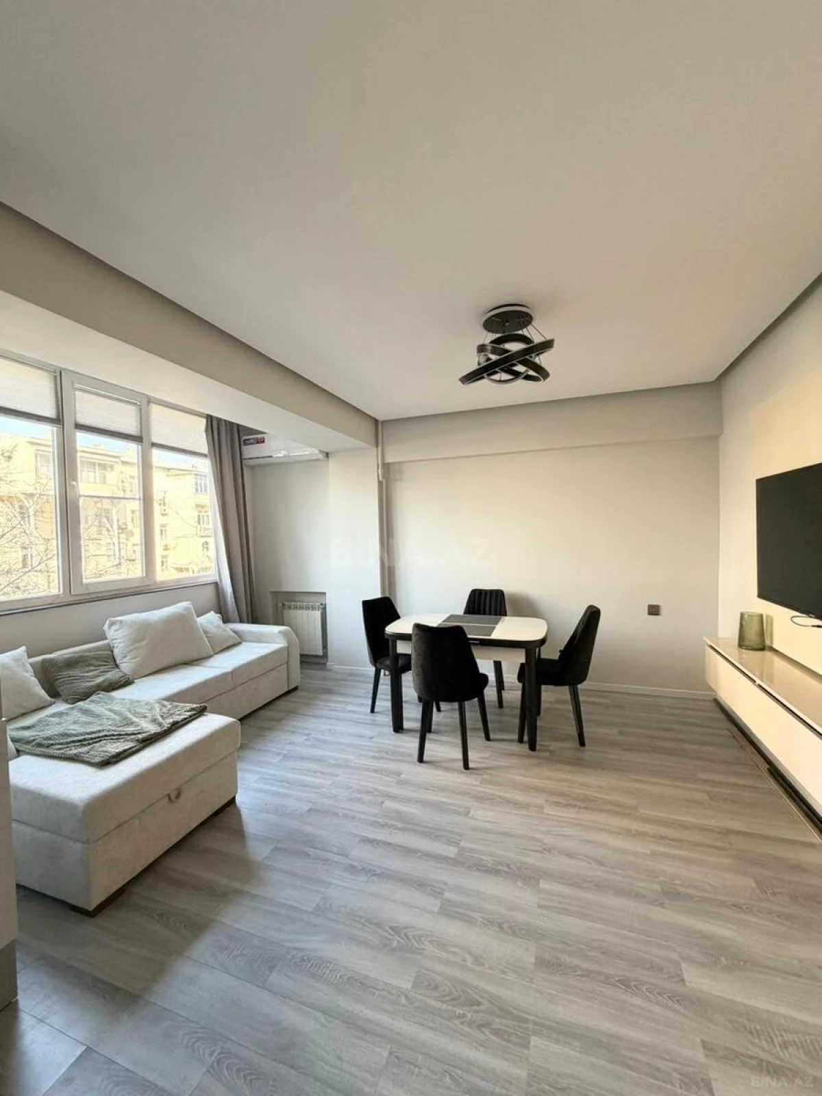 Kirayə verilir 2 otaqlı mənzil 60 m²