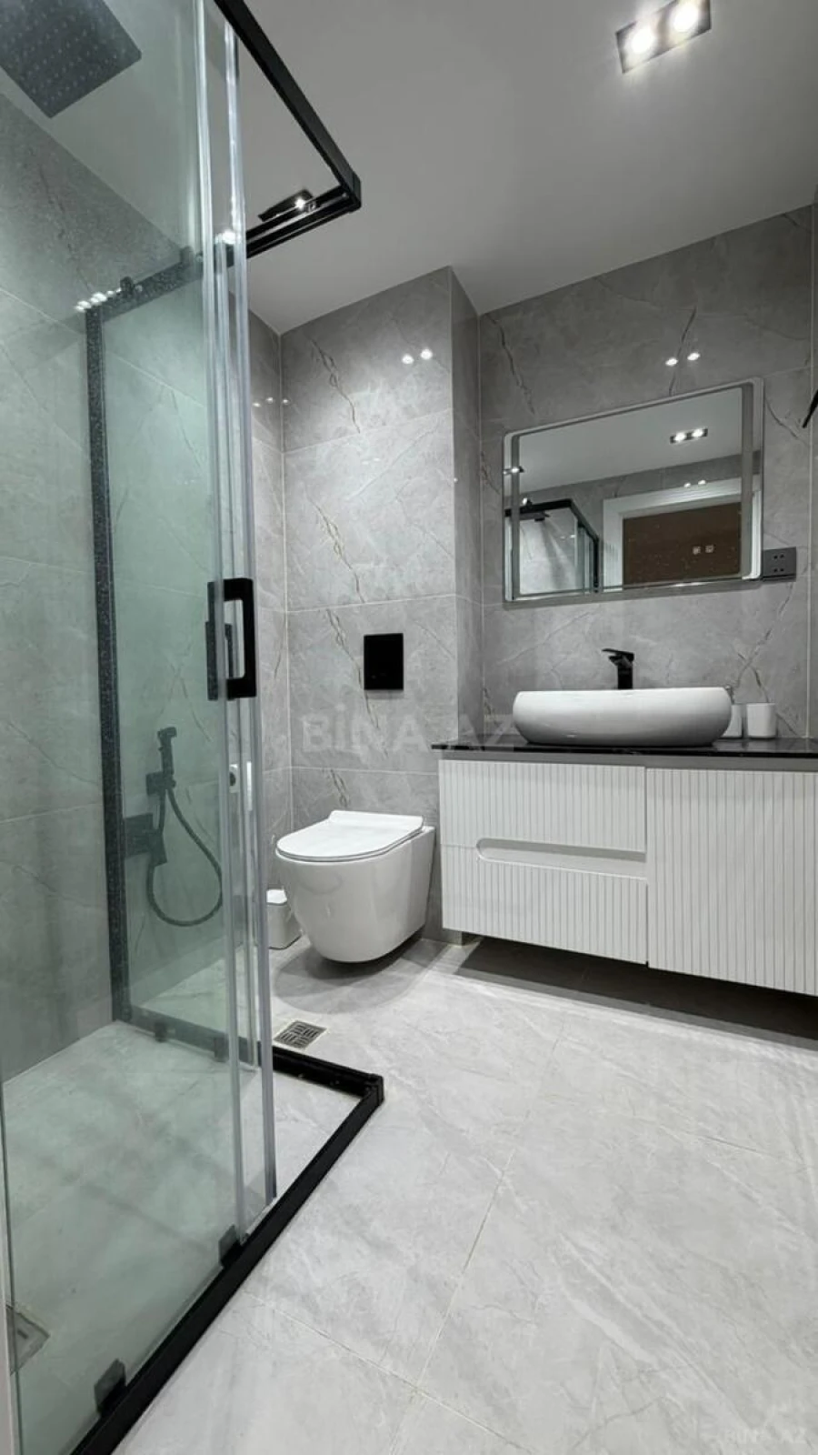 Kirayə verilir 2 otaqlı mənzil 60 m²