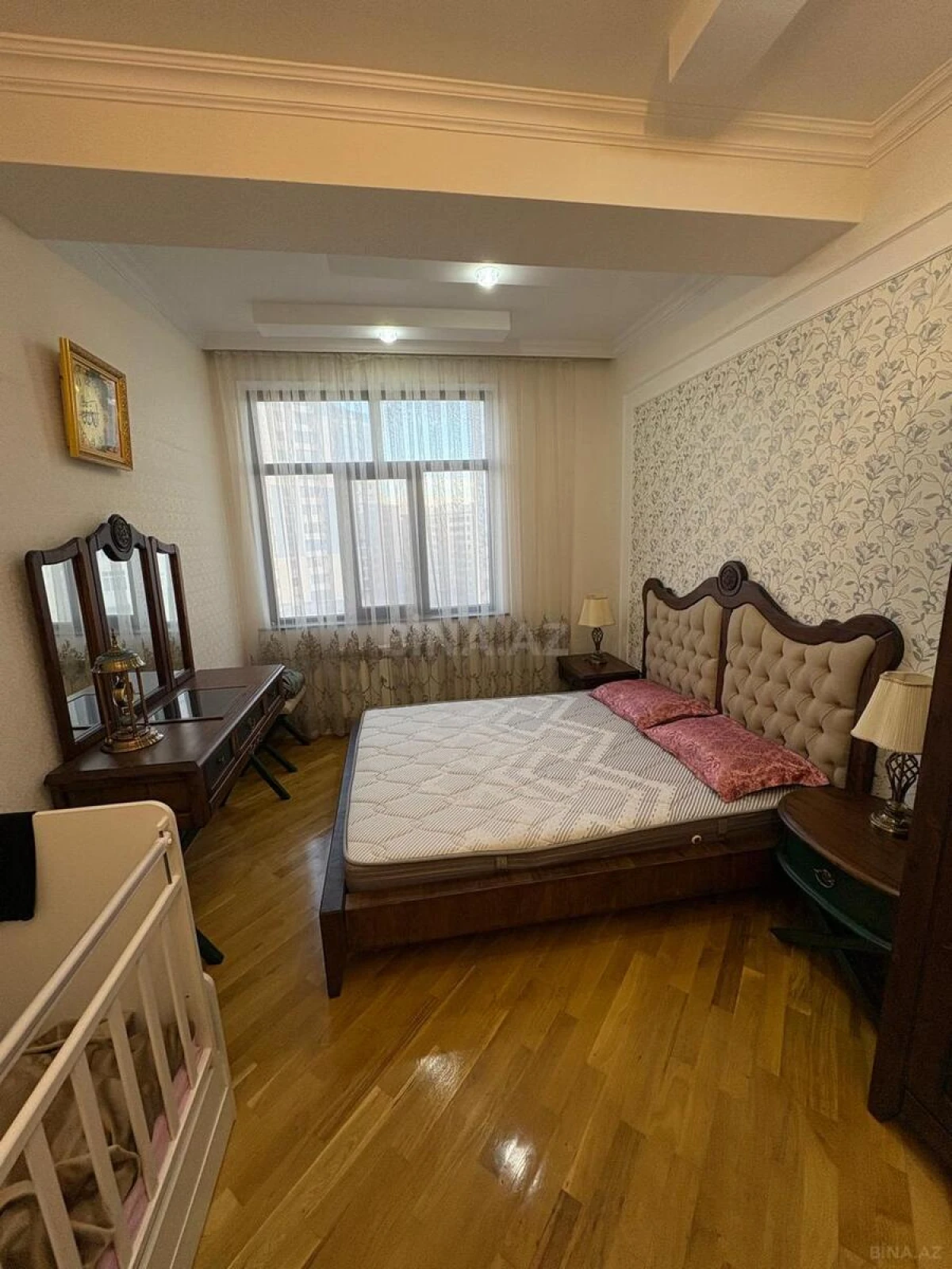 Satılır 3 otaqlı mənzil 132 m²