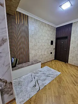 Satılır 4 otaqlı mənzil 121 m²