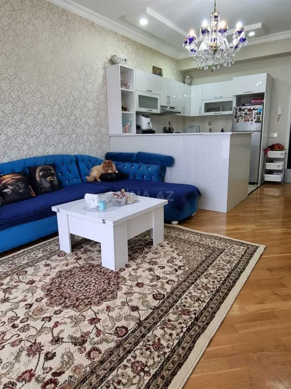 Satılır 4 otaqlı mənzil 121 m²
