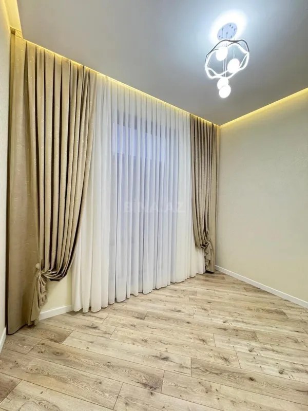 Satılır 4 otaqlı həyət evi 200 m²