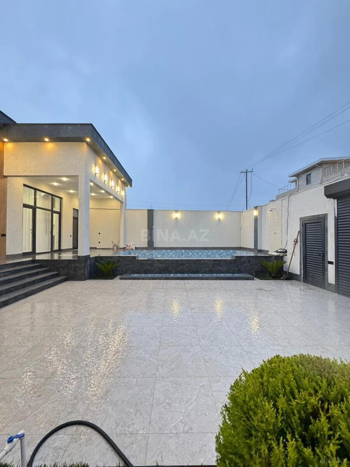 Satılır 4 otaqlı həyət evi 200 m²