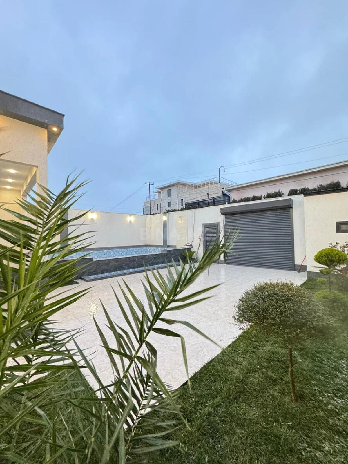 Satılır 4 otaqlı həyət evi 200 m²