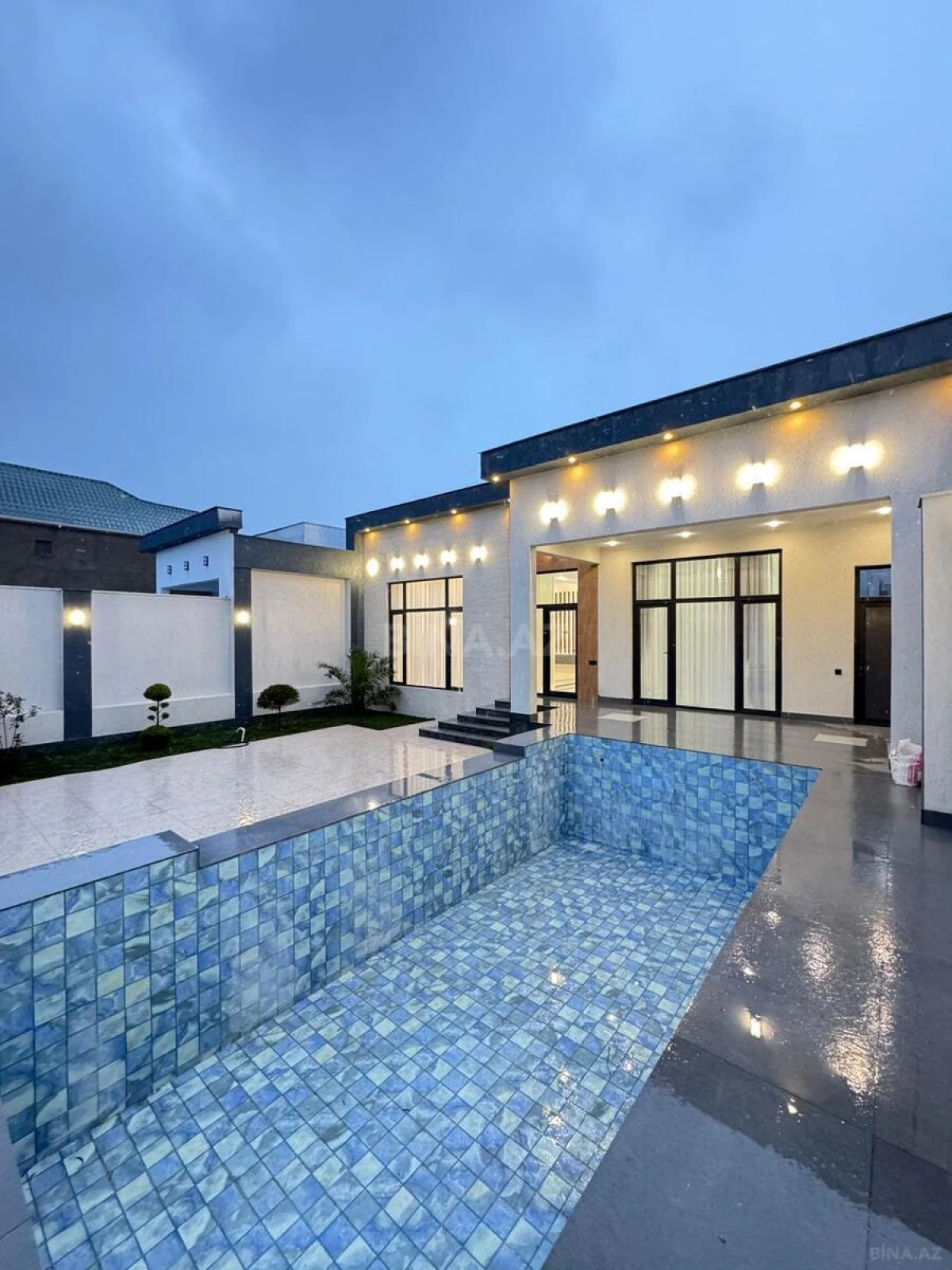 Satılır 4 otaqlı həyət evi 200 m²