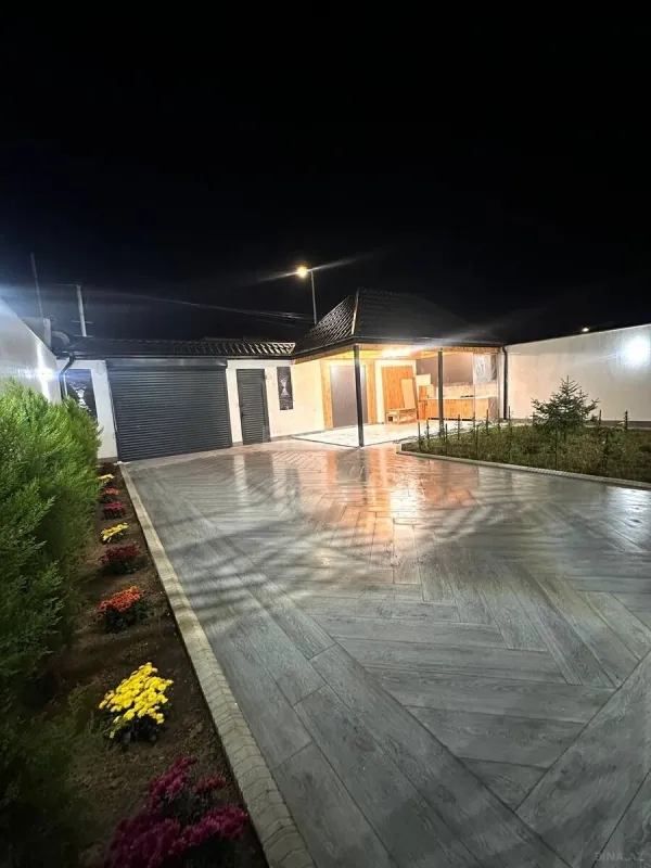 Satılır 7 otaqlı həyət evi 470 m²