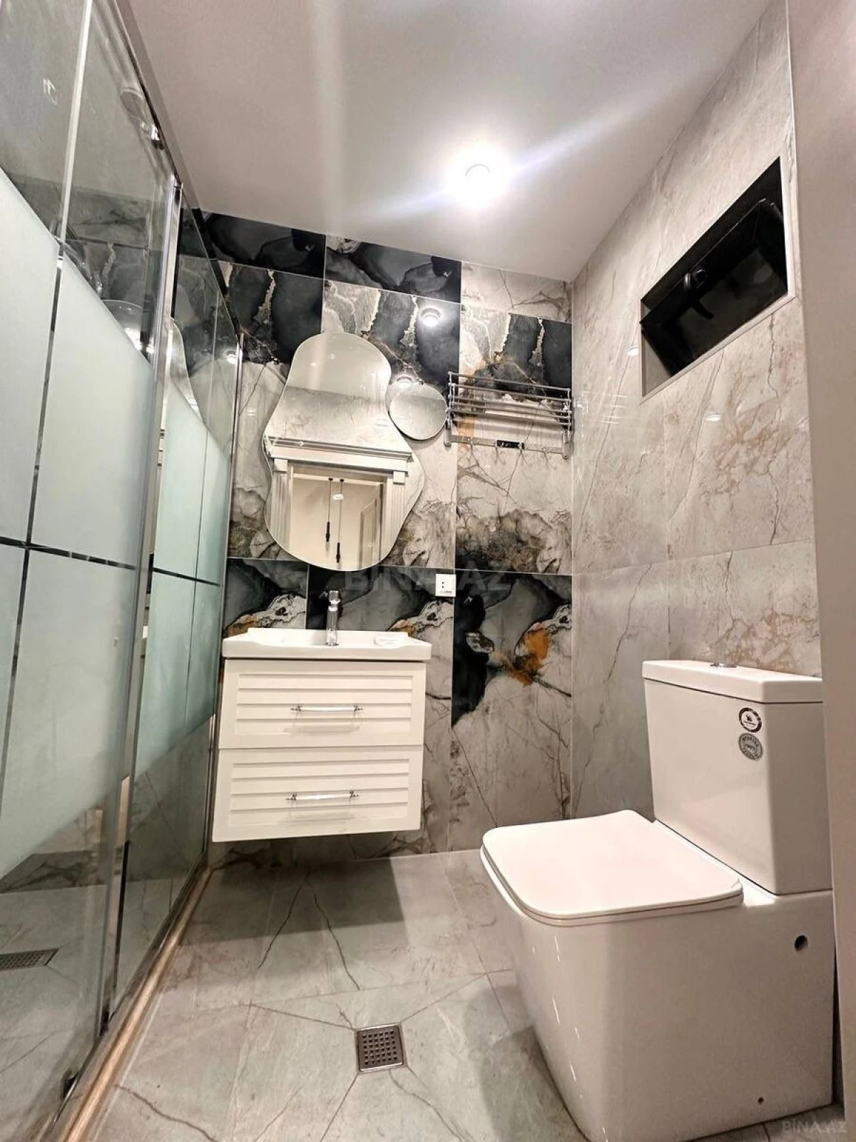 Satılır 7 otaqlı həyət evi 470 m²
