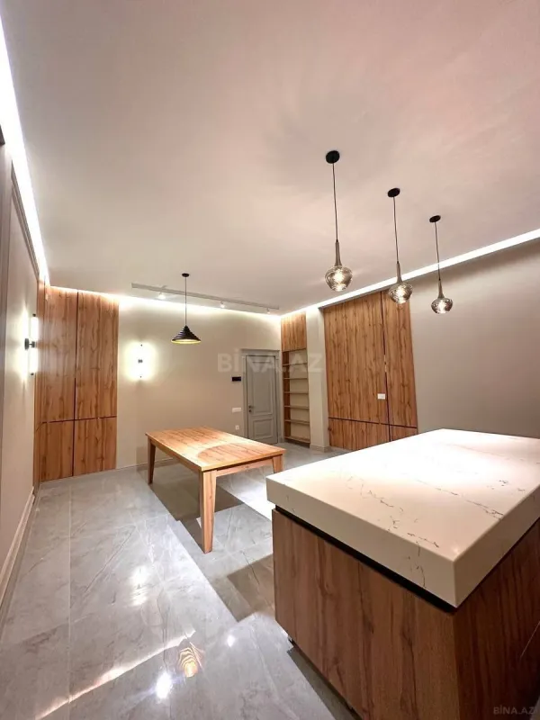 Satılır 7 otaqlı həyət evi 470 m²