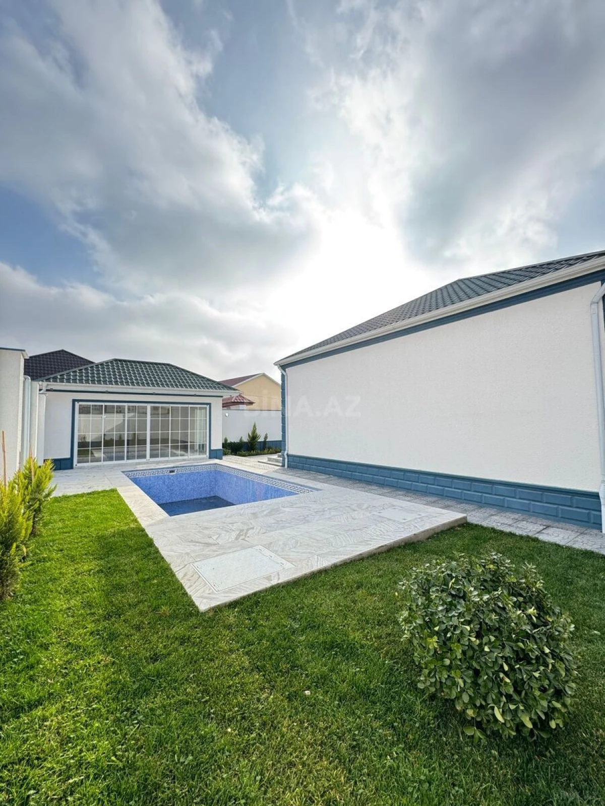 Satılır 4 otaqlı həyət evi 200 m²