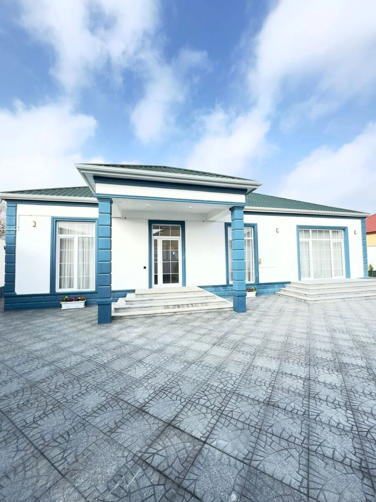 Satılır 4 otaqlı həyət evi 200 m²