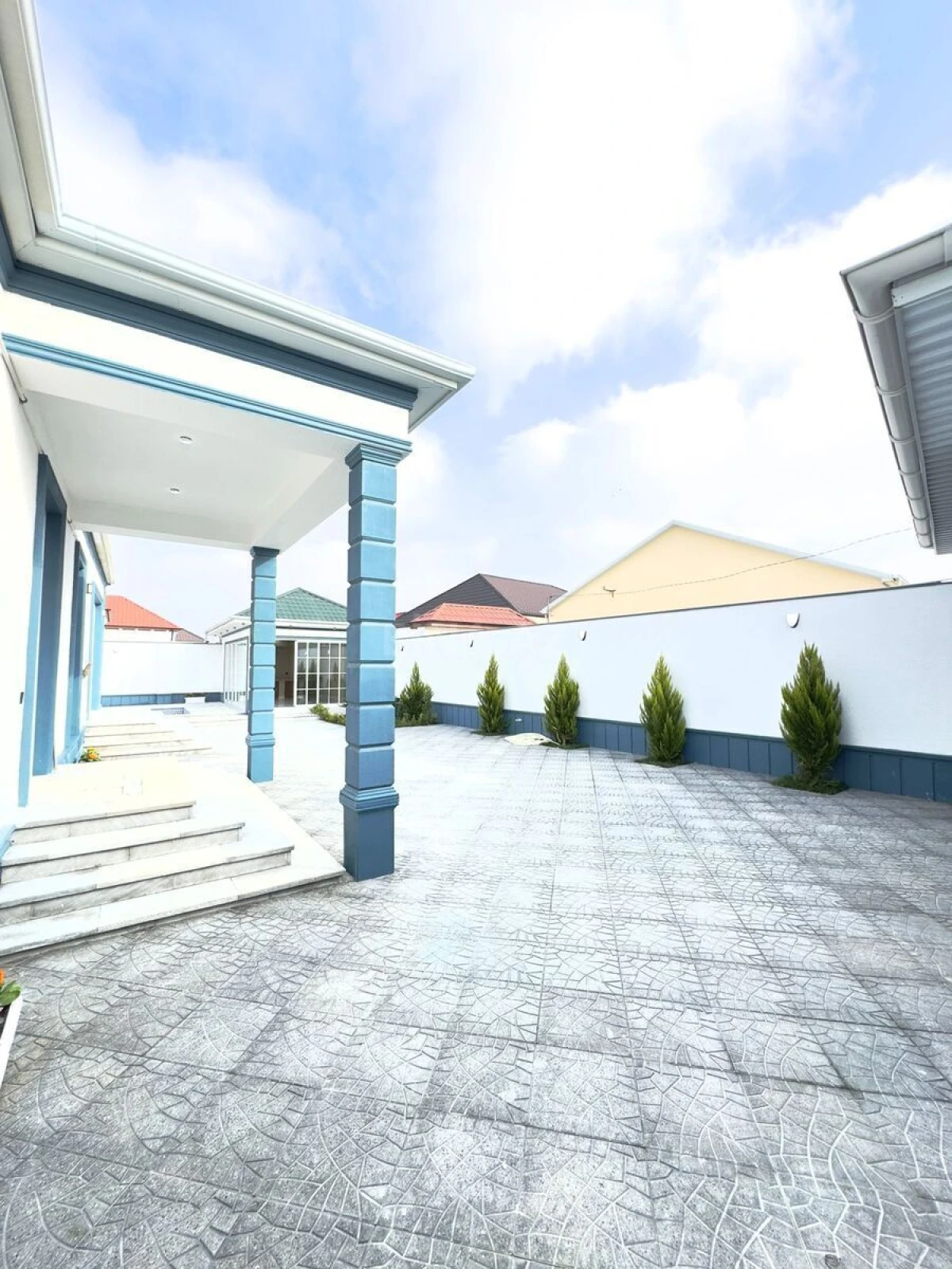 Satılır 4 otaqlı həyət evi 200 m²