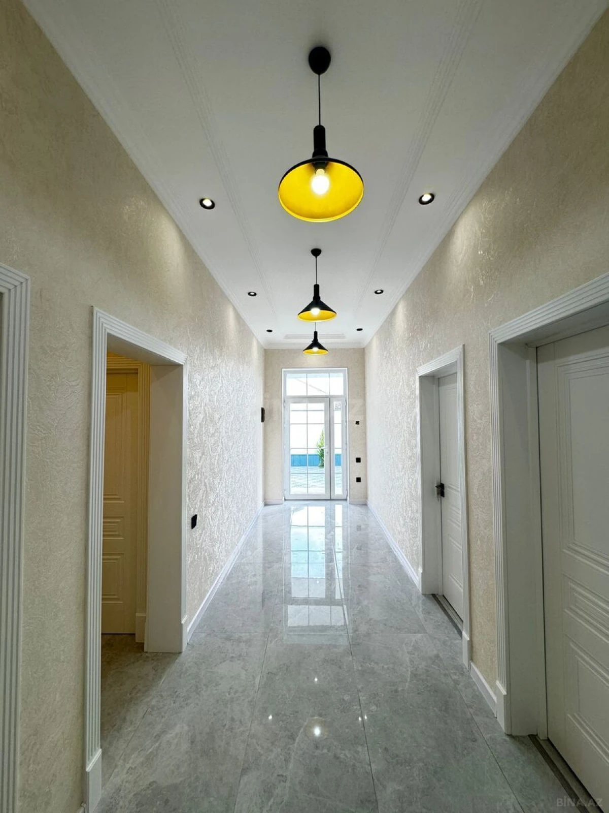 Satılır 4 otaqlı həyət evi 200 m²