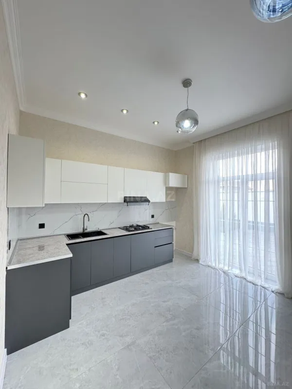 Satılır 4 otaqlı həyət evi 200 m²