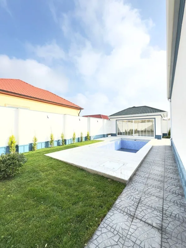 Satılır 4 otaqlı həyət evi 200 m²