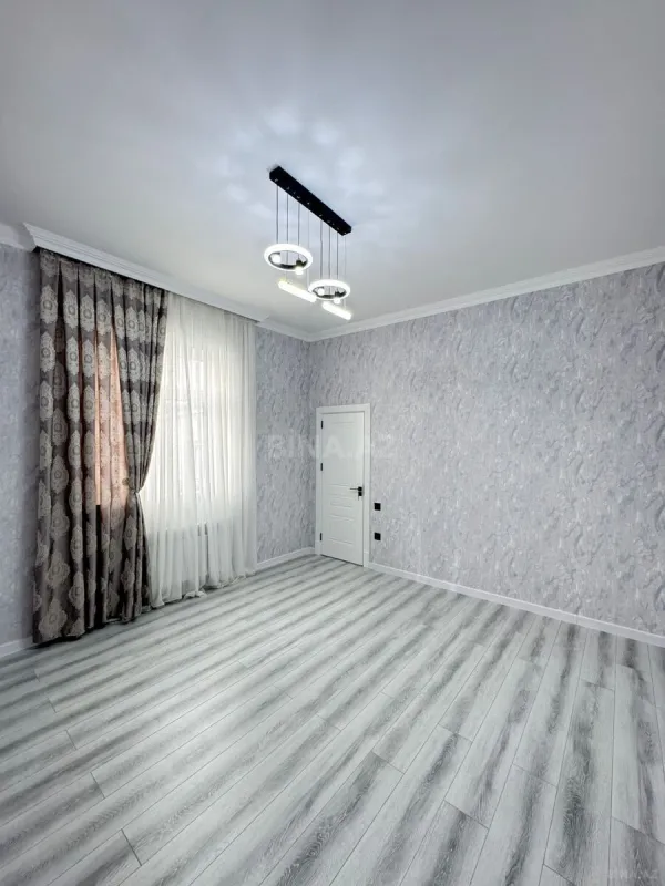 Satılır 4 otaqlı həyət evi 200 m²