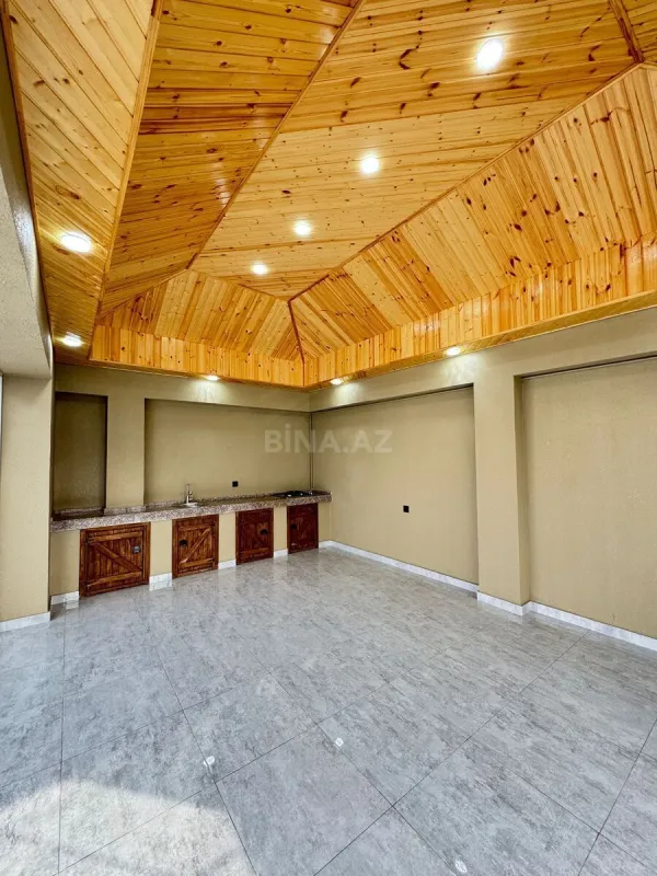 Satılır 4 otaqlı həyət evi 200 m²