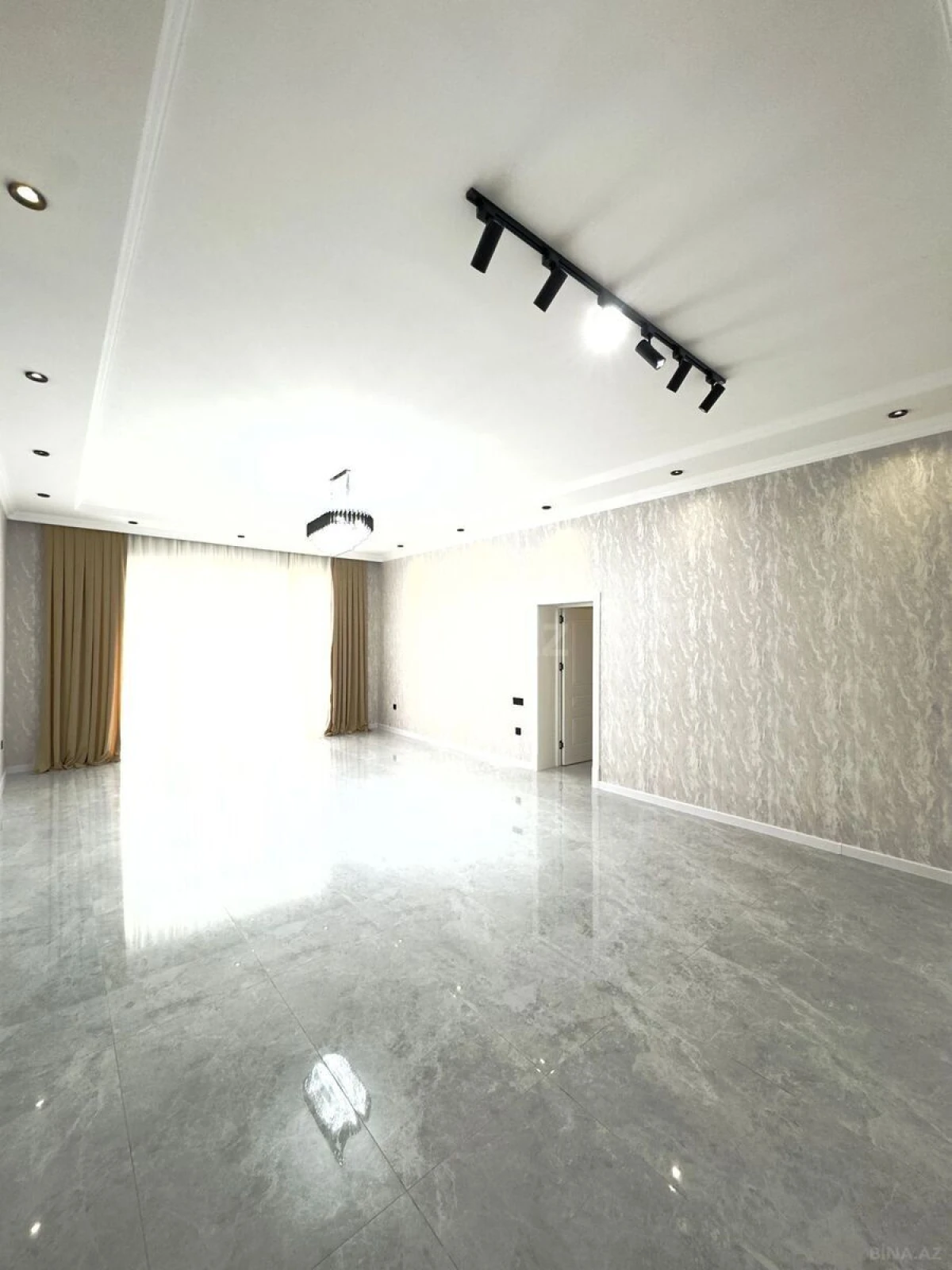 Satılır 4 otaqlı həyət evi 200 m²