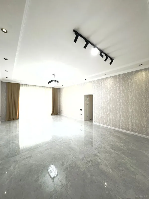 Satılır 4 otaqlı həyət evi 200 m²