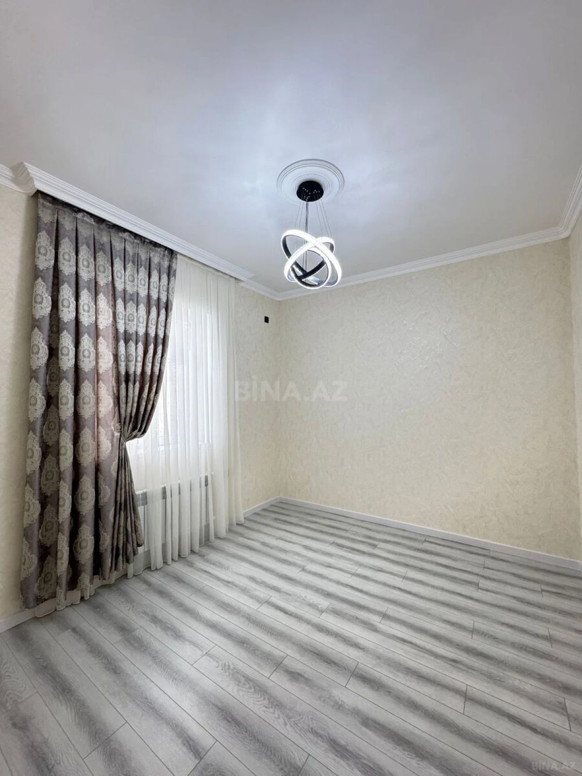 Satılır 4 otaqlı həyət evi 200 m²