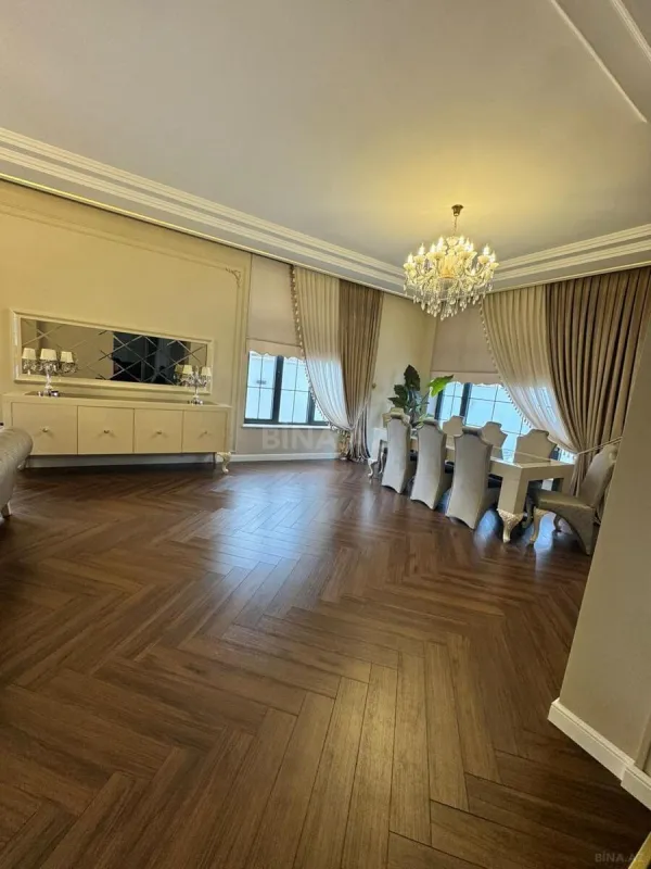 Satılır 6 otaqlı həyət evi 365 m²