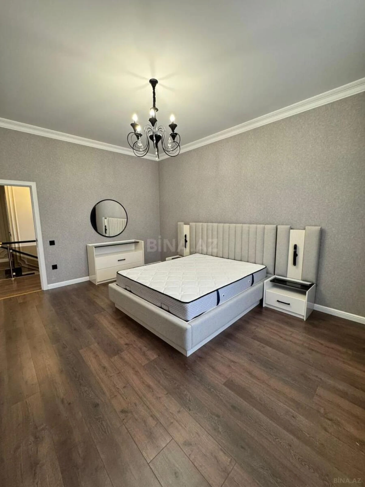 Satılır 6 otaqlı həyət evi 365 m²