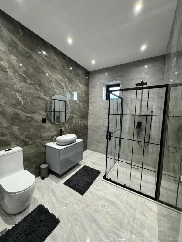Satılır 6 otaqlı həyət evi 365 m²