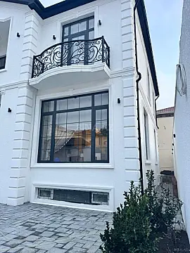 Satılır 6 otaqlı həyət evi 365 m²