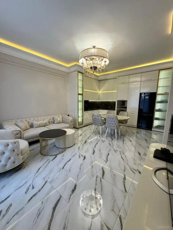 Satılır 6 otaqlı həyət evi 365 m²