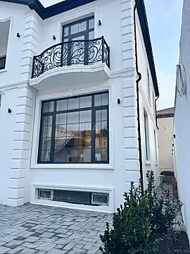 Satılır 6 otaqlı həyət evi 365 m²