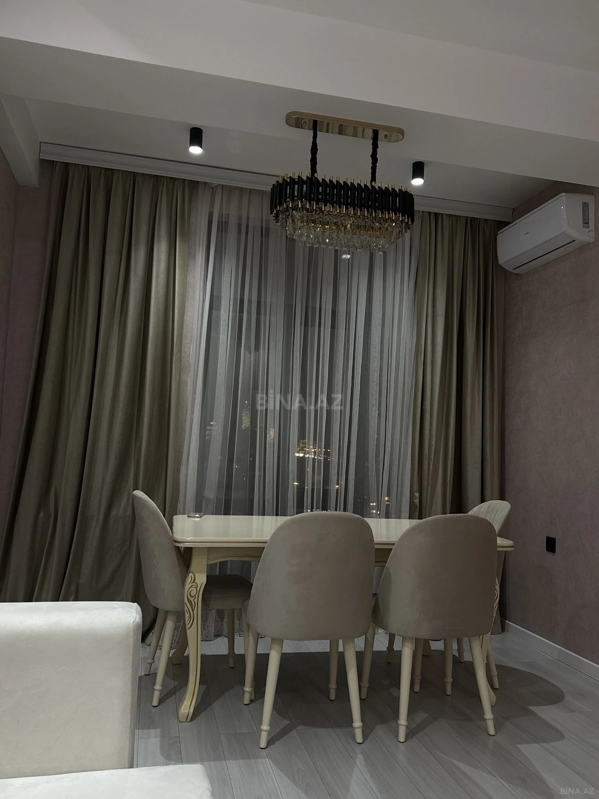 Kirayə verilir 2 otaqlı mənzil 65 m²