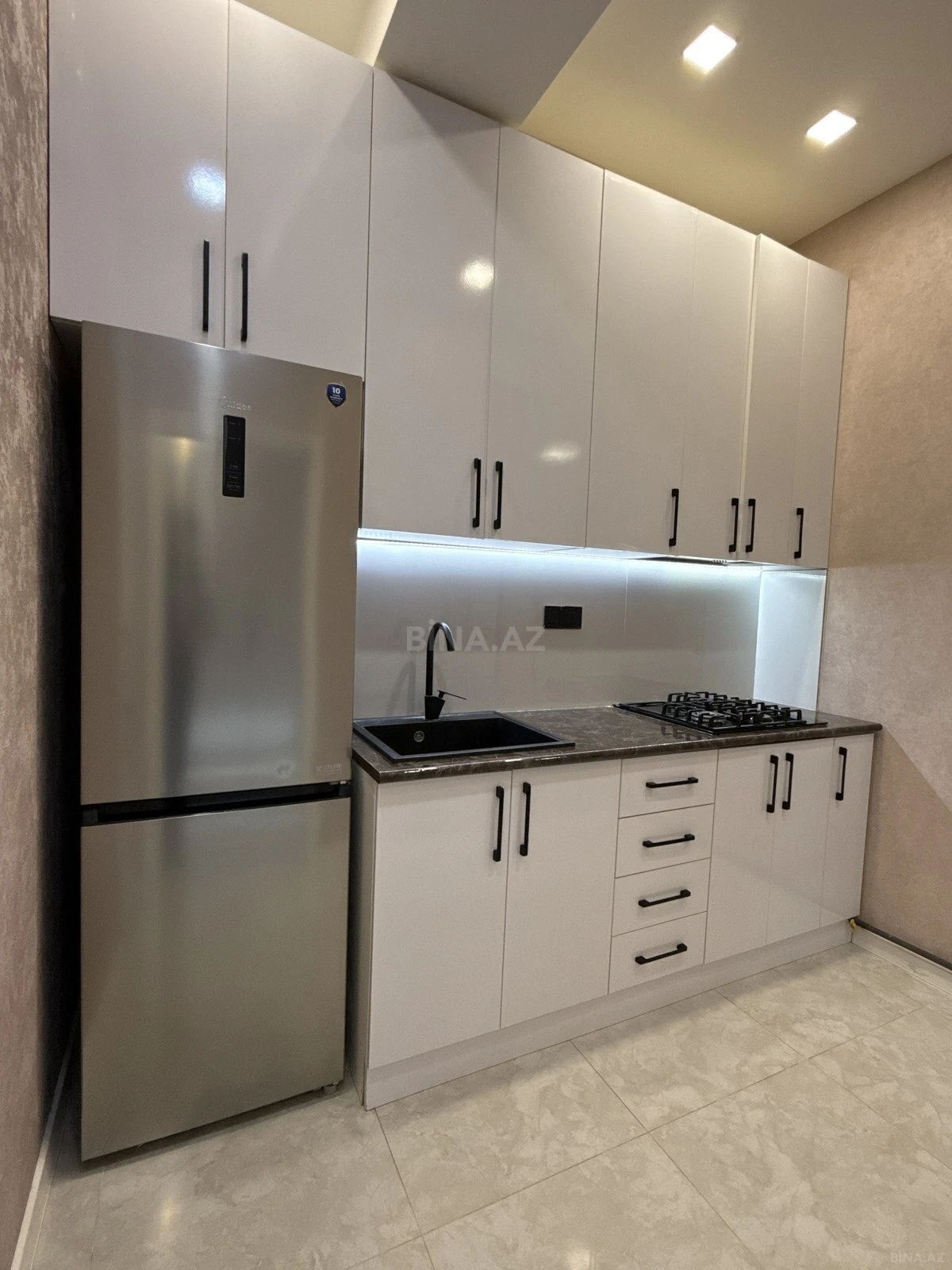 Kirayə verilir 2 otaqlı mənzil 65 m²
